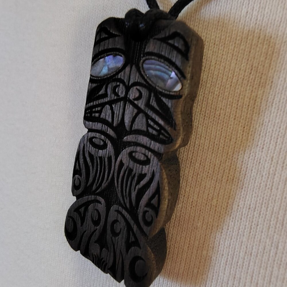 NWT Hand-Carved Bear Totem Necklace & Abalone Eyes Authentic First Nations Made